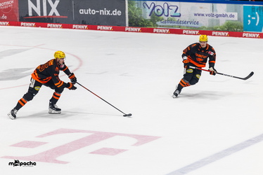 Löwen Frankfurt - Augsburger Panther - 19.12.25 - 037