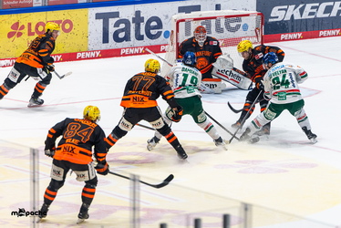 Löwen Frankfurt - Augsburger Panther - 19.12.25 - 040