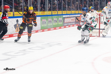 Löwen Frankfurt - Augsburger Panther - 19.12.25 - 042