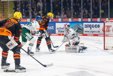 Löwen Frankfurt - Augsburger Panther - 19.12.25 - 047