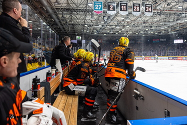Löwen Frankfurt - Augsburger Panther - 19.12.25 - 051