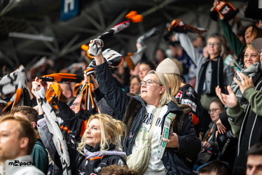 Löwen Frankfurt - Augsburger Panther - 19.12.25 - 057