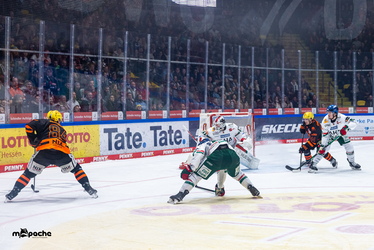 Löwen Frankfurt - Augsburger Panther - 19.12.25 - 064