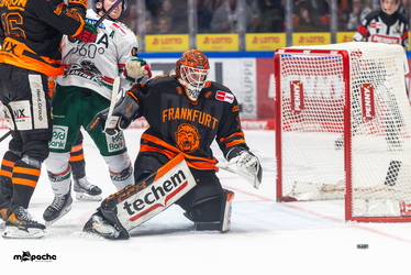 Löwen Frankfurt - Augsburger Panther - 19.12.25 - 068