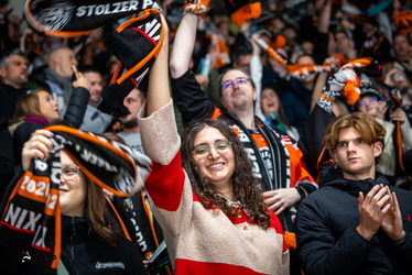 Löwen Frankfurt - Augsburger Panther - 19.12.25 - 075