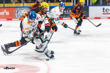 Löwen Frankfurt - Augsburger Panther - 19.12.25 - 092