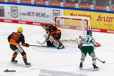 Löwen Frankfurt - Augsburger Panther - 19.12.25 - 097
