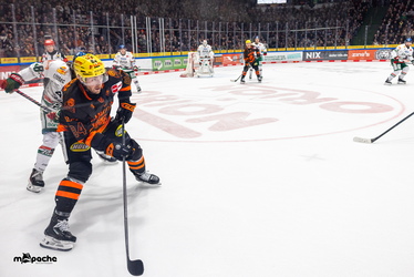 Löwen Frankfurt - Augsburger Panther - 19.12.25 - 113