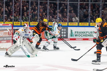 Löwen Frankfurt - Augsburger Panther - 19.12.25 - 114