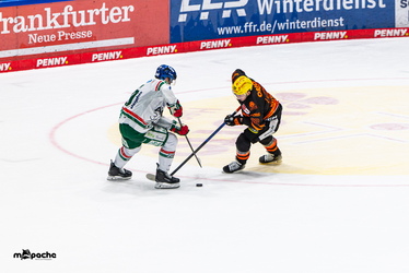 Löwen Frankfurt - Augsburger Panther - 19.12.25 - 117