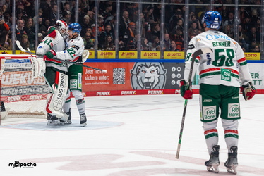 Löwen Frankfurt - Augsburger Panther - 19.12.25 - 123