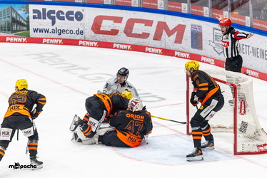 Löwen Frankfurt - Kölner Haie - 23.12.25 - 026