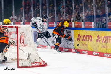 Löwen Frankfurt - Kölner Haie - 23.12.25 - 030