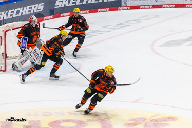 Löwen Frankfurt - Kölner Haie - 23.12.25 - 040