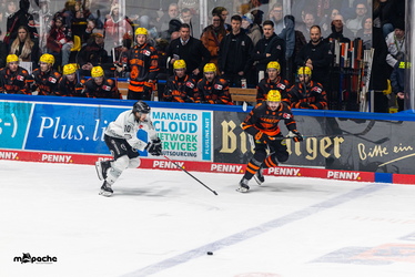 Löwen Frankfurt - Kölner Haie - 23.12.25 - 042