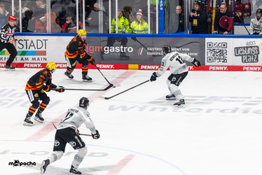 Löwen Frankfurt - Kölner Haie - 23.12.25 - 044