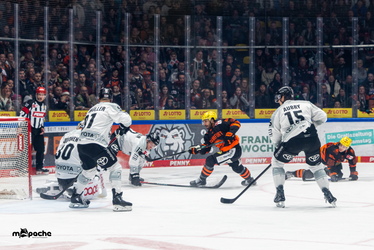 Löwen Frankfurt - Kölner Haie - 23.12.25 - 045