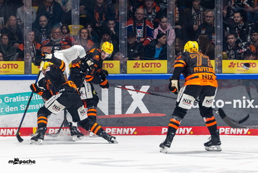 Löwen Frankfurt - Kölner Haie - 23.12.25 - 047
