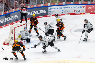 Löwen Frankfurt - Kölner Haie - 23.12.25 - 056