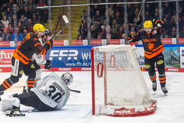 Löwen Frankfurt - Kölner Haie - 23.12.25 - 064