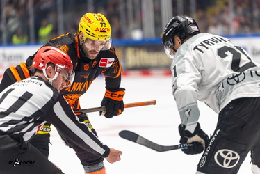Löwen Frankfurt - Kölner Haie - 23.12.25 - 080