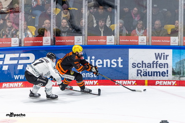 Löwen Frankfurt - Kölner Haie - 23.12.25 - 084