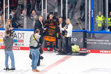 Löwen Frankfurt - Dresdner Eislöwen - 30.12.25 - 019