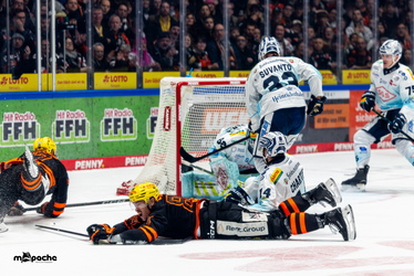 Löwen Frankfurt - Dresdner Eislöwen - 30.12.25 - 046