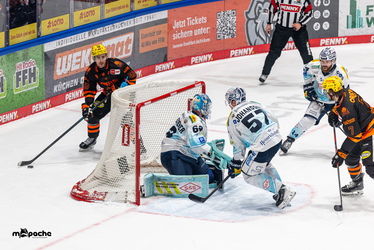 Löwen Frankfurt - Dresdner Eislöwen - 30.12.25 - 051