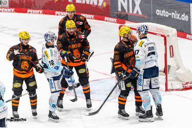 Löwen Frankfurt - Dresdner Eislöwen - 30.12.25 - 063
