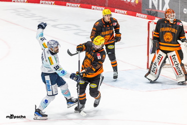 Löwen Frankfurt - Dresdner Eislöwen - 30.12.25 - 081