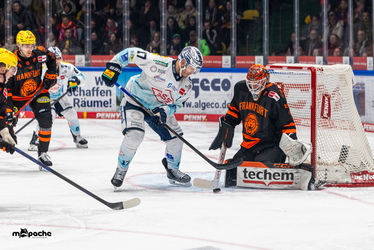Löwen Frankfurt - Dresdner Eislöwen - 30.12.25 - 095