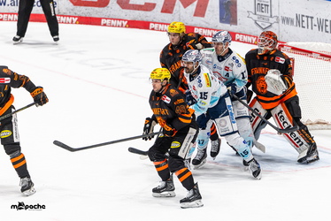 Löwen Frankfurt - Dresdner Eislöwen - 30.12.25 - 112