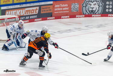 Löwen Frankfurt - Adler Mannheim - 9.1.26 - 017