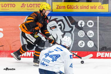 Löwen Frankfurt - Adler Mannheim - 9.1.26 - 071