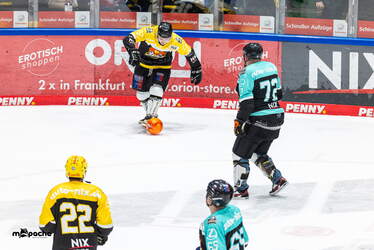 Löwen Frankfurt - Adler Mannheim - 9.1.26 - 091
