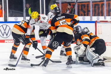Grizzlys Wolfsburg - Löwen Frankfuert - 11.1.26 - 045