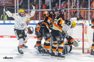 Grizzlys Wolfsburg - Löwen Frankfuert - 11.1.26 - 111