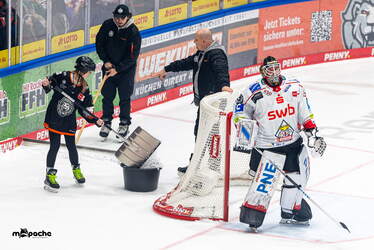 Löwen Frankfurt - Pinguins Bremerhaven - 25.2.26 - 026