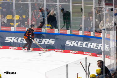 Löwen Frankfurt - Pinguins Bremerhaven - 25.2.26 - 027