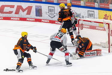 Löwen Frankfurt - Pinguins Bremerhaven - 25.2.26 - 051