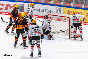 Löwen Frankfurt - Pinguins Bremerhaven - 25.2.26 - 074