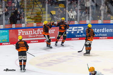 Löwen Frankfurt - Pinguins Bremerhaven - 25.2.26 - 075