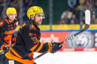 Löwen Frankfurt - Pinguins Bremerhaven - 25.2.26 - 090