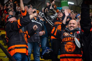 Löwen Frankfurt - Pinguins Bremerhaven - 25.2.26 - 105