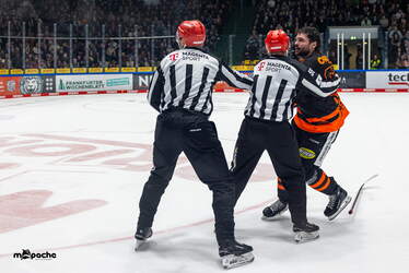 Löwen Frankfurt - Pinguins Bremerhaven - 25.2.26 - 127