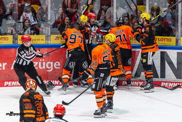 Löwen Frankfurt - Grizzlys Wolfsburg - 1.3.26 - 077