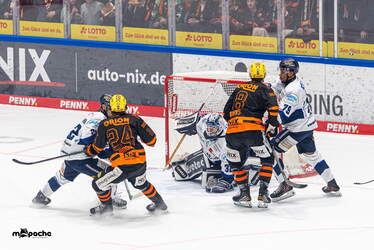 Löwen Frankfurt - Iserlohn Roosters - 6.3.26 - 080