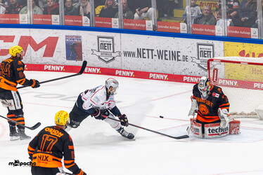 Löwen Frankfurt - Nürnberg Ice Tigers - 15.3.26 - 032