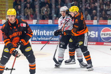 Löwen Frankfurt - Nürnberg Ice Tigers - 15.3.26 - 039